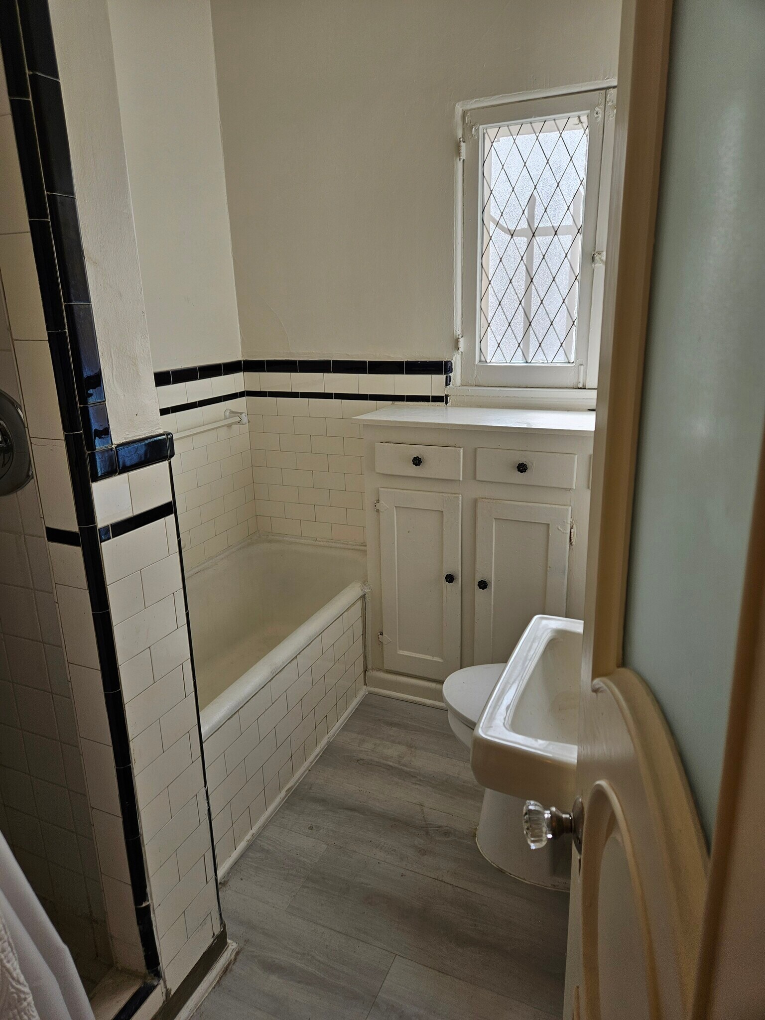 Building Photo - 411 N Spaulding Ave