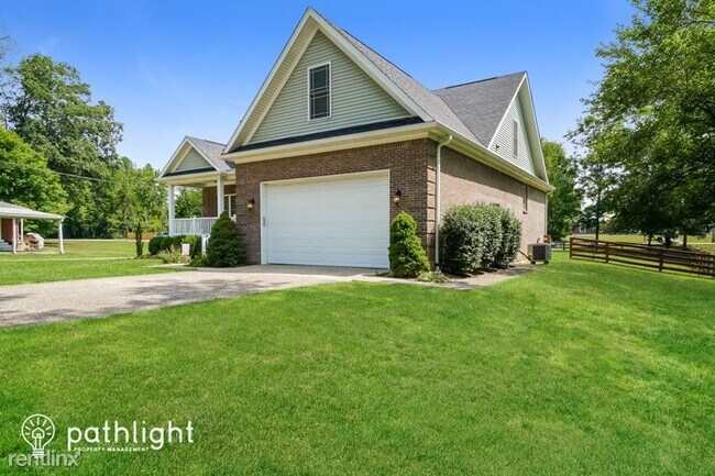 Building Photo - 4 br, 3.5 bath House - 6421 Shirley Ave UNIT