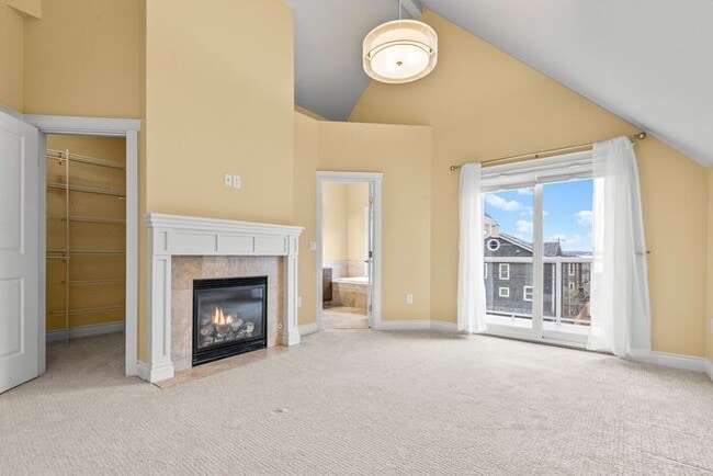 Building Photo - Quintessential West Seattle Townhome with Air Conditioning