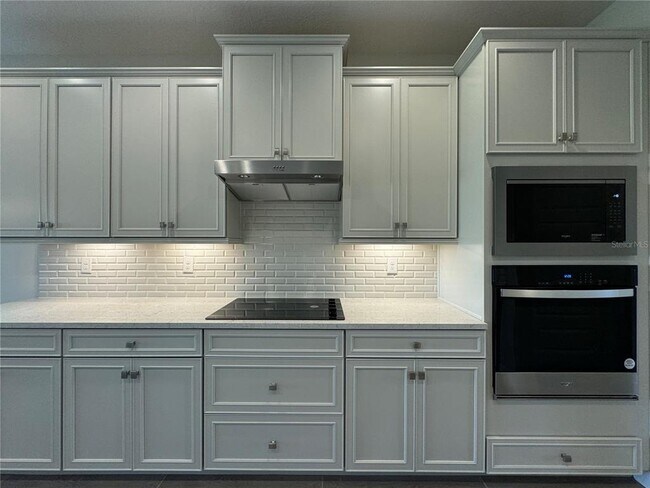 Building Photo - 16119 Skysail St