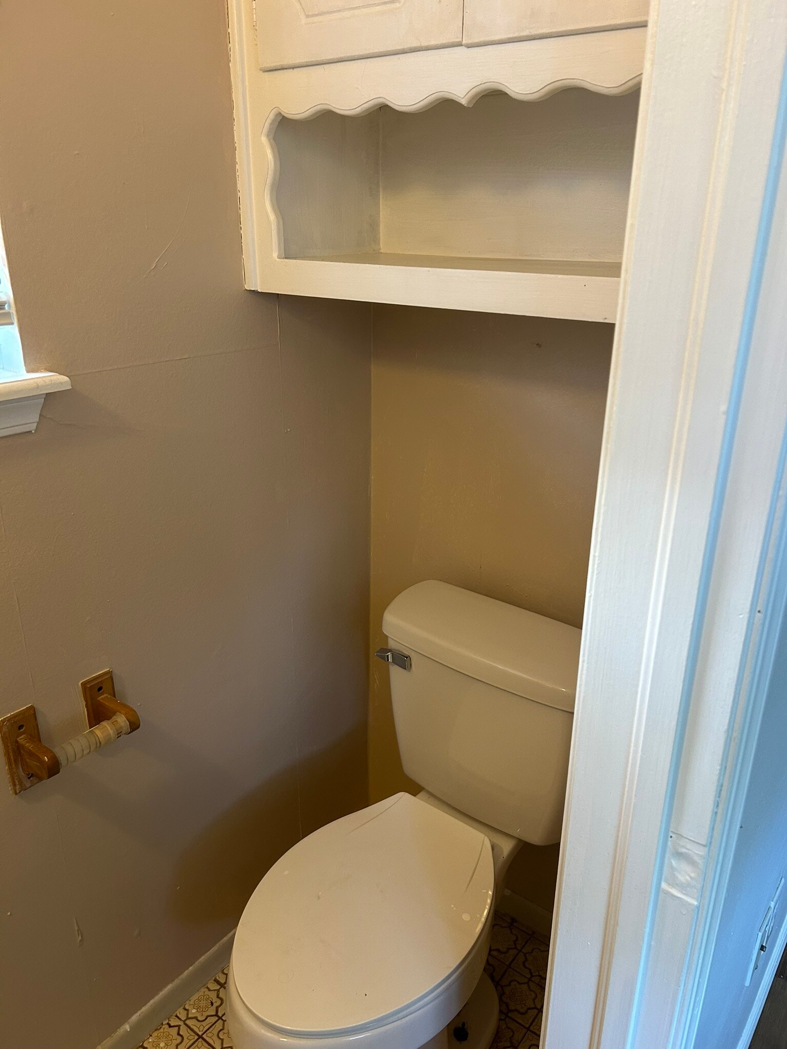 half bath in master - 1317 Lakecrest Dr