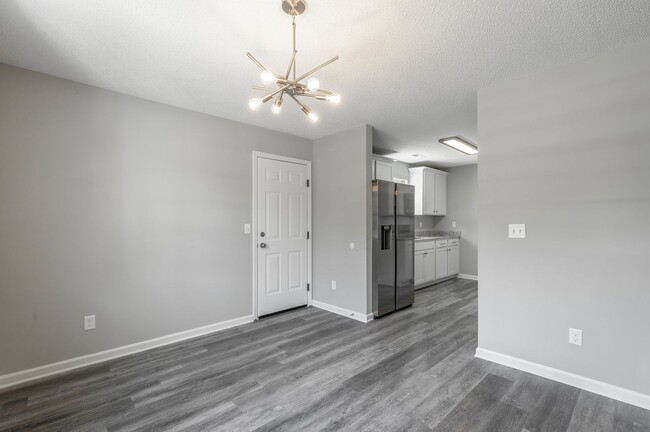 Building Photo - 4 bedroom 2 bath in the Southside (Mill Town)