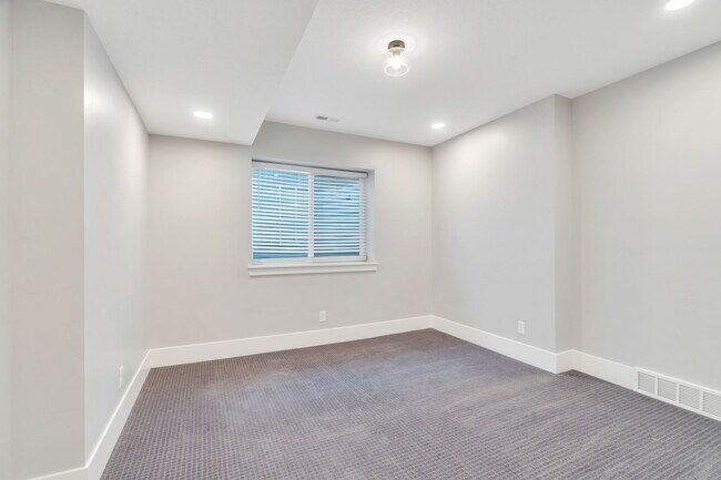 Building Photo - 6258 W Copper Hawk Dr