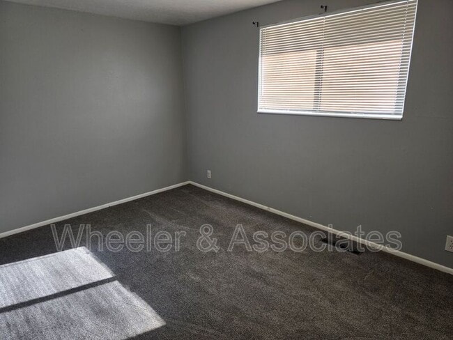 Building Photo - 411 Forbes Ave W