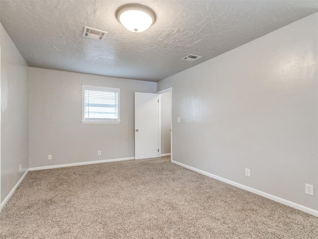 Building Photo - 1617 Avondale Dr