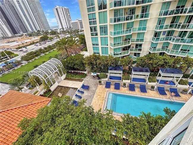 Building Photo - 200 Sunny Isles Blvd