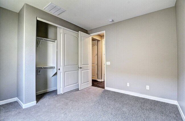 Building Photo - Highly sought neighborhood, stunning home!