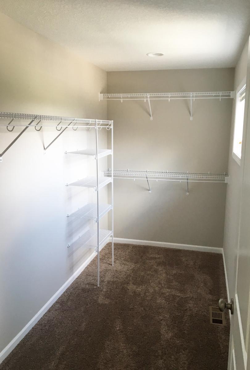 Building Photo - 813 SE 10th Ln