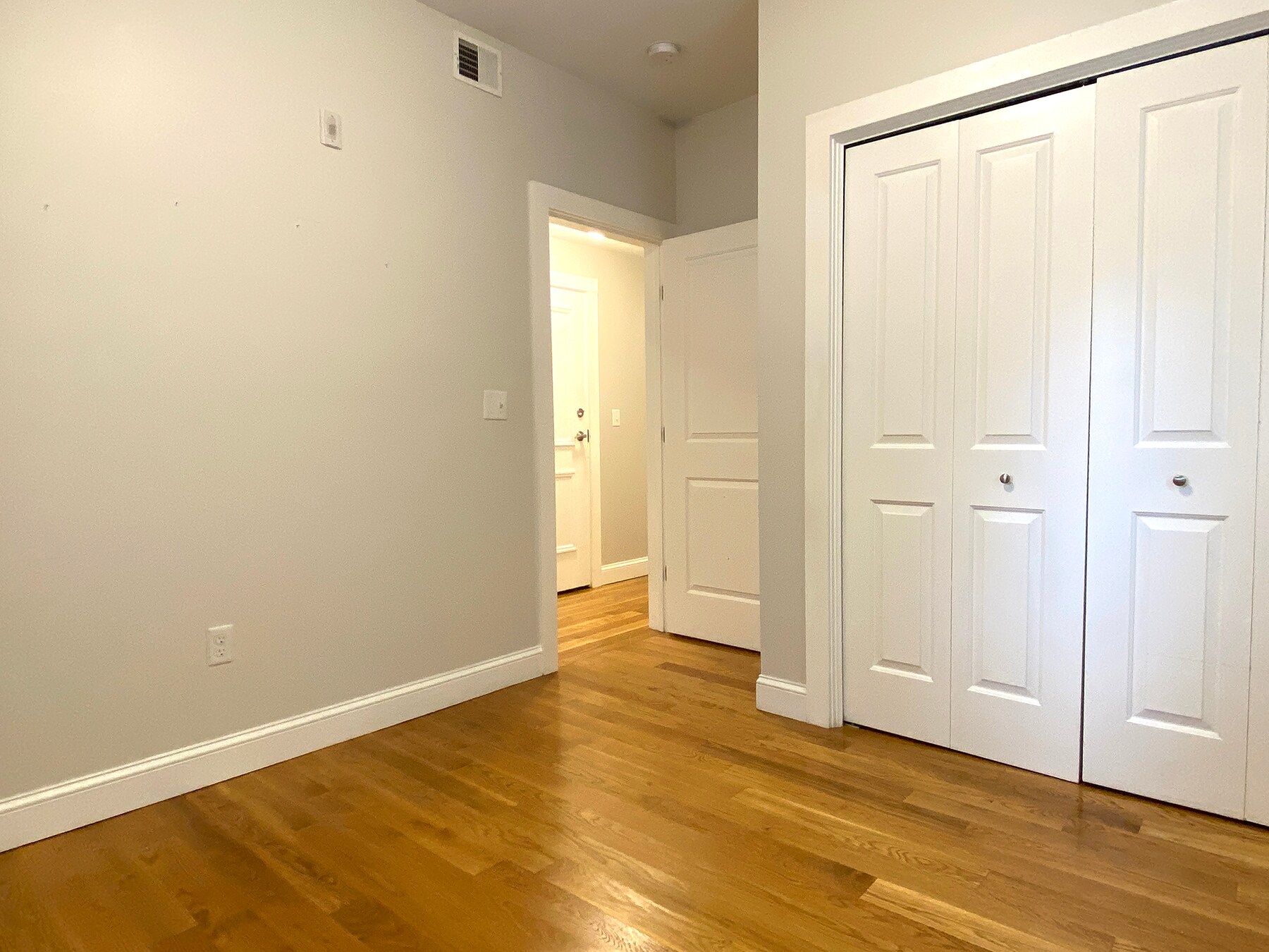 Building Photo - 58 Kent St