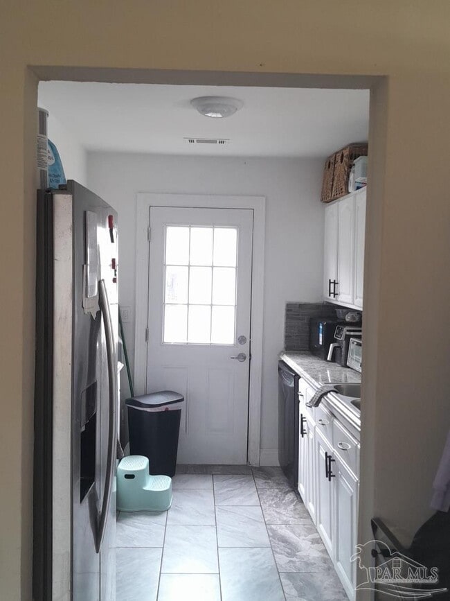 Building Photo - 1018 N F St