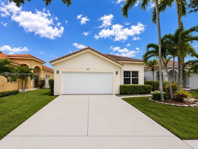 Building Photo - 837 Tanglewood Cir