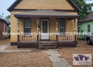 Building Photo - $475 Off Move In Special! 3 Bd/1 Bath House - Spacious Kitchen & Laundry Room $950/$950