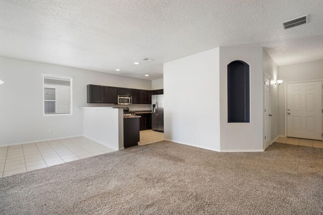 Building Photo - 1143 Desert Sunflower Dr NE