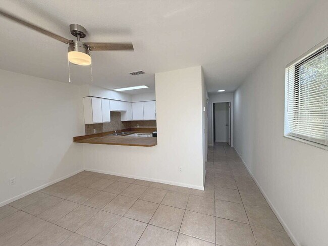 Building Photo - Newly Renovated 1-Bedroom Apartment w/ Water Included!