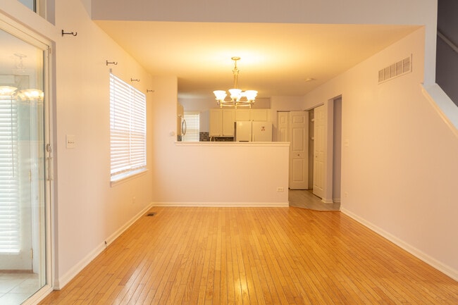 Building Photo - 2311 Carpenter Ave