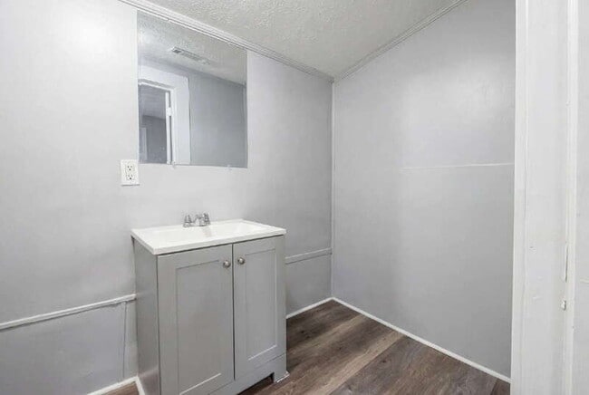 Building Photo - 110 W Mitchell St