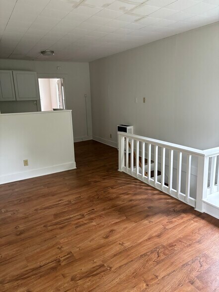 Building Photo - 237 M Aly