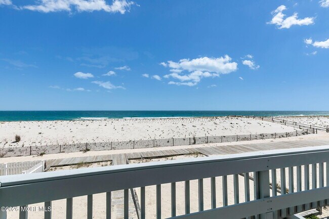 Building Photo - 304 Oceanfront