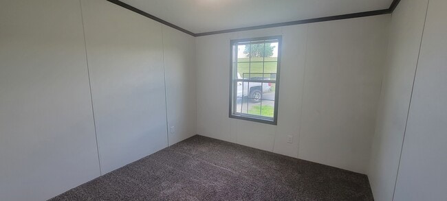 Building Photo - 1074B Horseback Rd