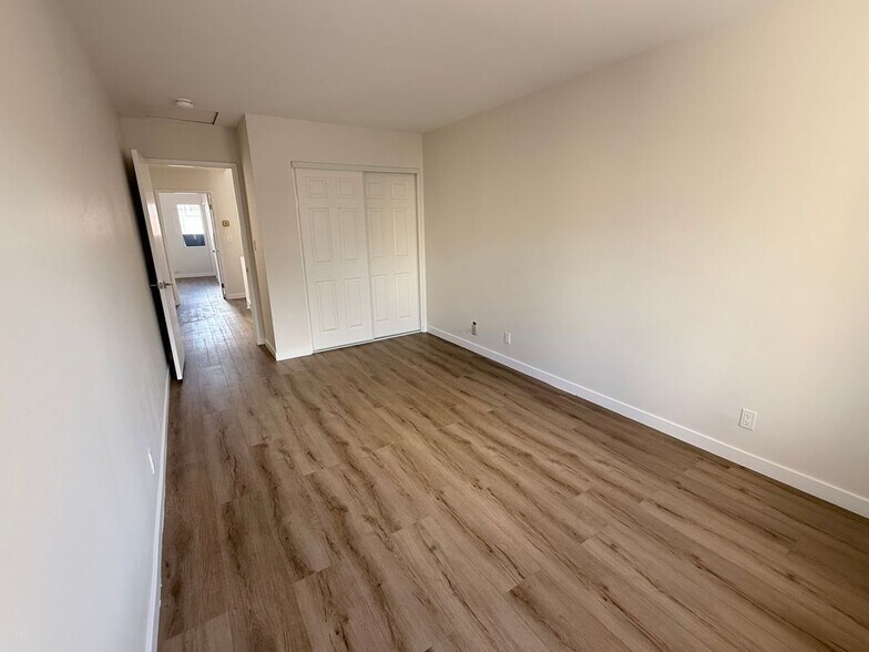 Building Photo - 14700 Berendo Ave