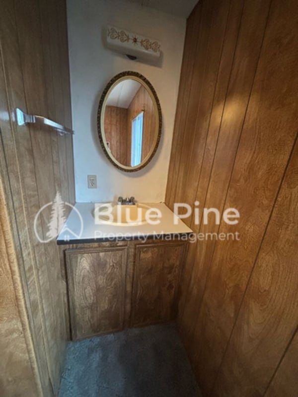 Building Photo - 511 US-26