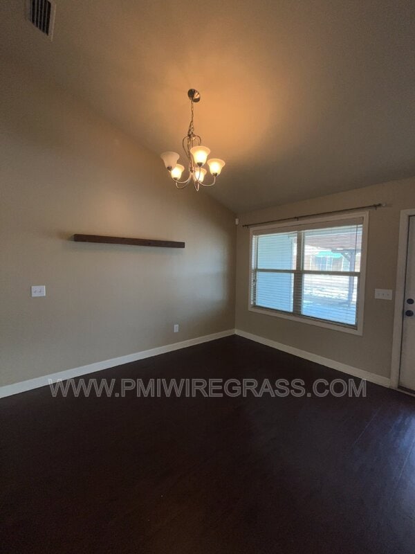 Building Photo - 229 Lace Dr