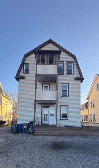 Building Photo - 164 French St