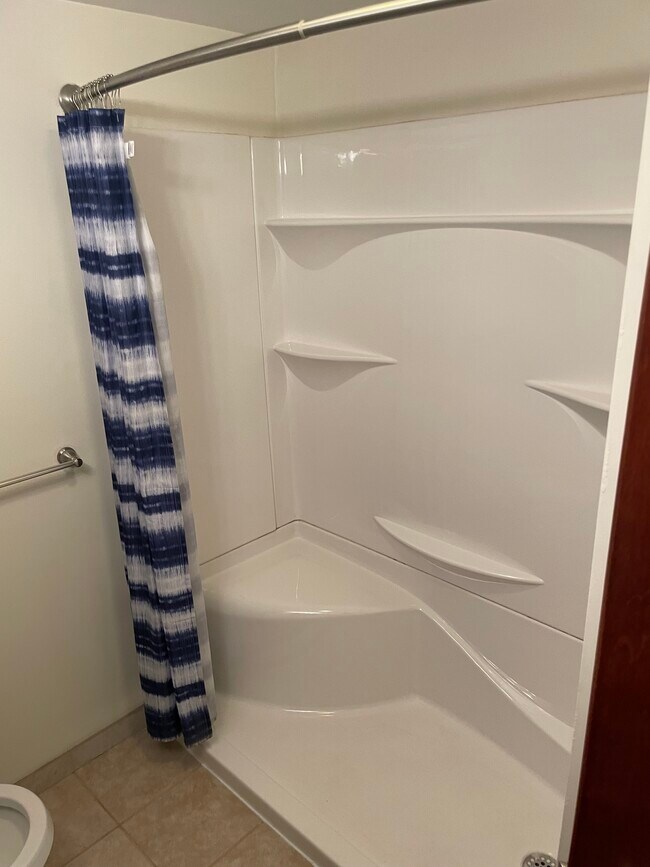 Building Photo - 114 Park Plz