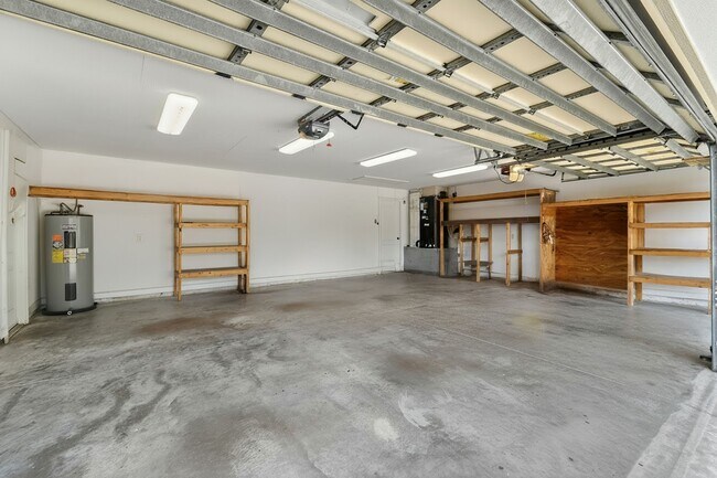 Building Photo - 3221 SE Quay St