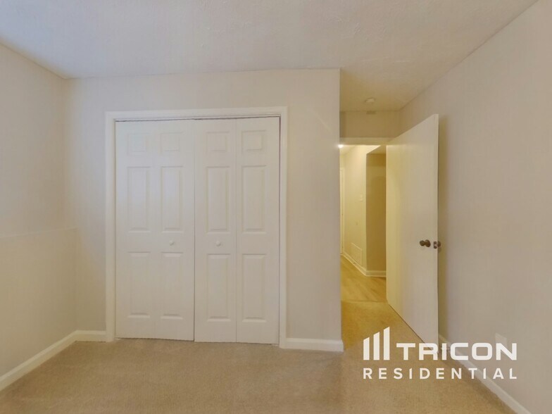 Building Photo - 3946 McGill Dr