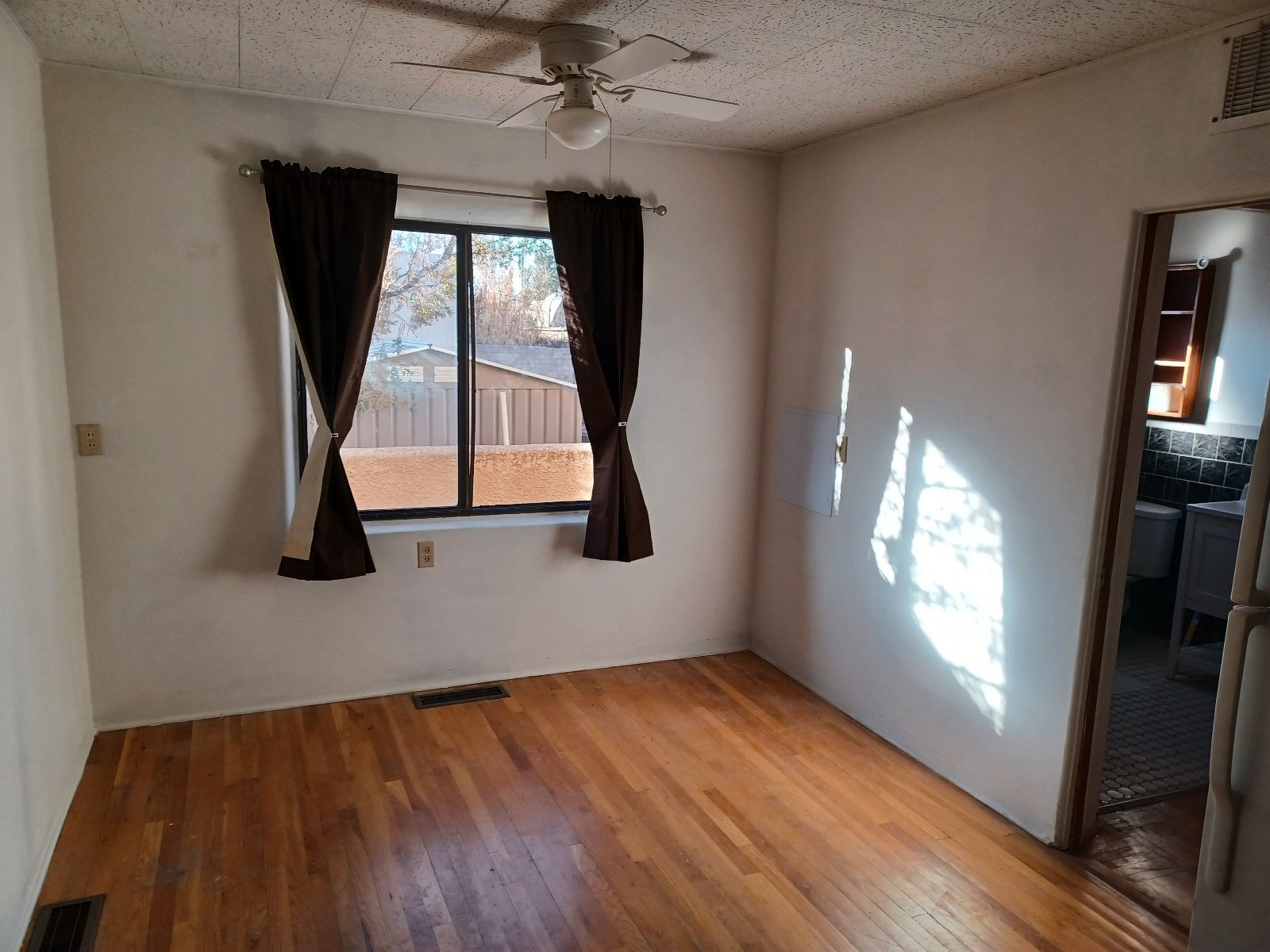 Building Photo - 3009 Delano Pl NE