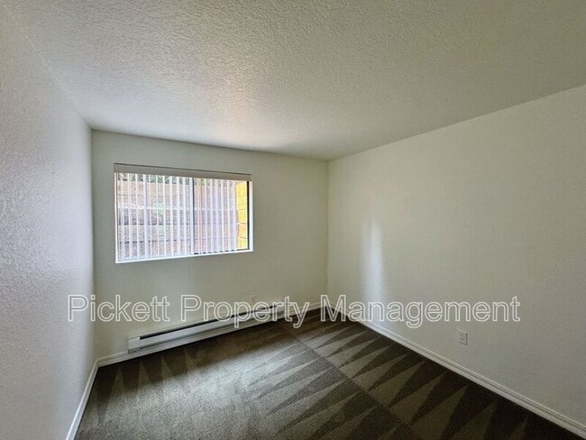 Building Photo - 1700 W Sunn Fjord Ln