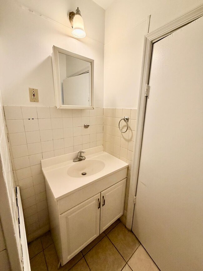 Building Photo - Available Now | Pet-Friendly 3-Bedroom Home with Spacious Living Areas