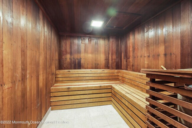 Building Photo - 675 Ocean Ave N