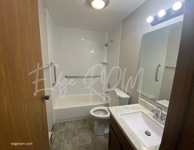 Building Photo - 306 Cedar Crest Dr