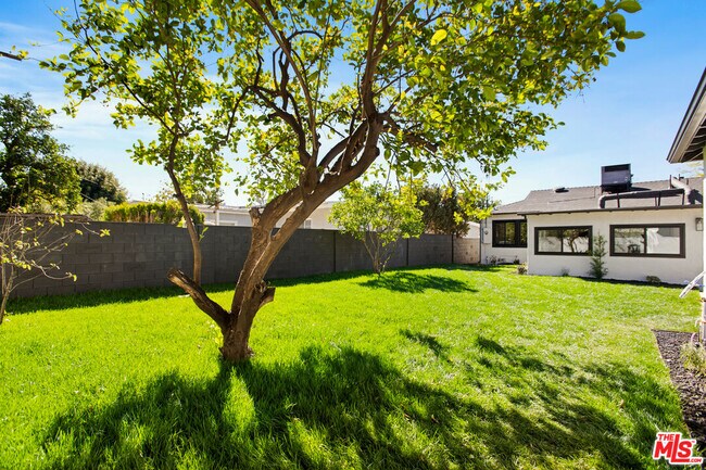 Building Photo - 7358 Paso Robles Ave