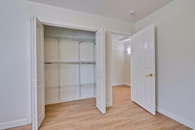 Building Photo - Single Story Gem in Saratoga! Quaint 3 BR 1.5 BA Home Ready for Occupancy with all new Air Condit...