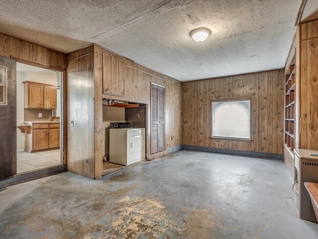 Building Photo - 1133 SE 23rd St