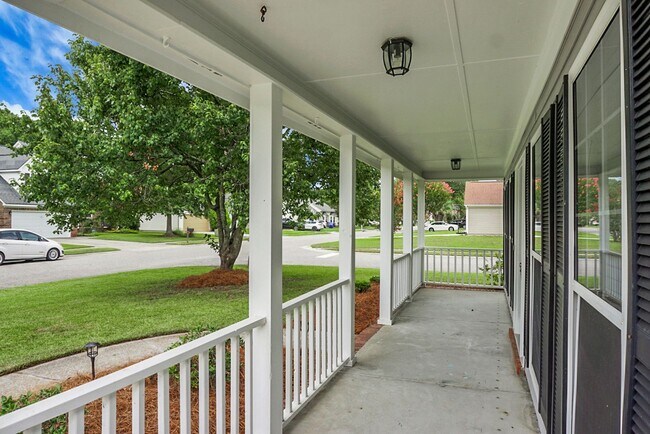 Building Photo - Gorgeous, 2 story, 4 BR, 2.5 BA Home with Fenced Yard near Magnolia Gardens