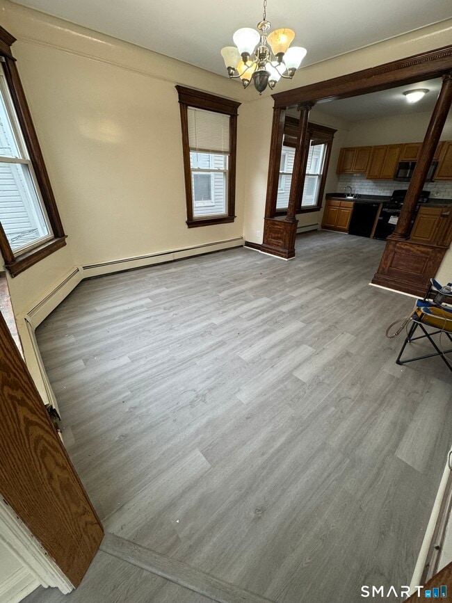 Building Photo - 304 Shelton Ave