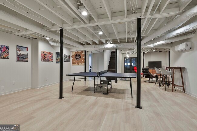 Building Photo - 115 Rolling Green