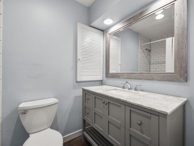 Building Photo - 8010 Camden Dr