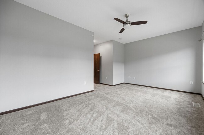 Building Photo - Large Townhome In Kingston Neighborhood Just Blocks From Downtown