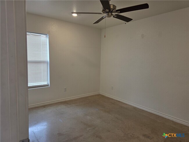 Building Photo - 1317 Concord Dr