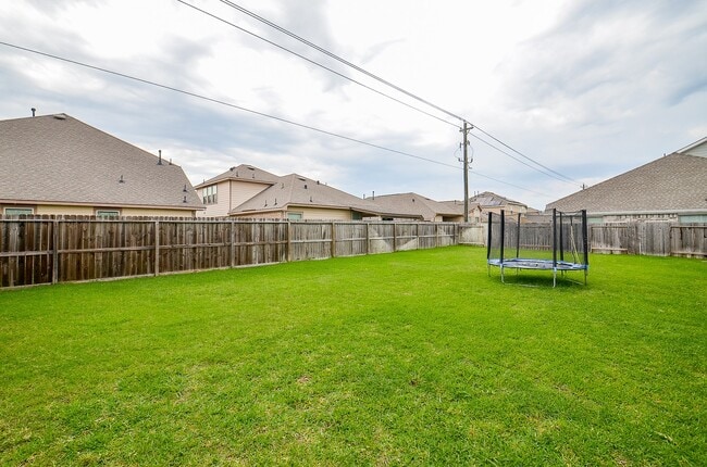 Building Photo - 6807 Vista Ledge Dr