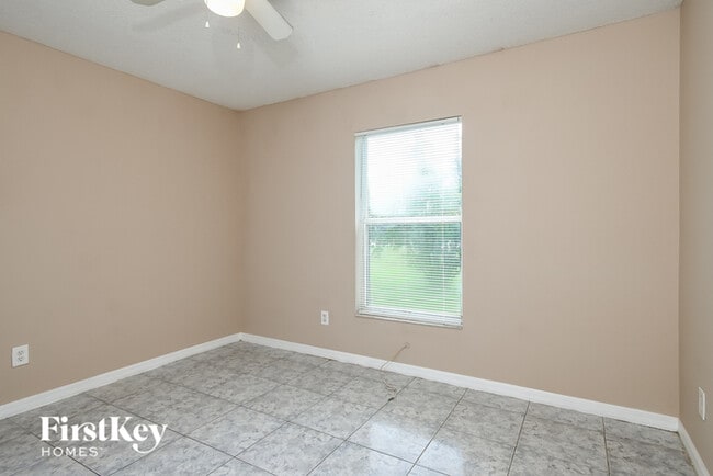 Building Photo - 908 S Rennes Ct