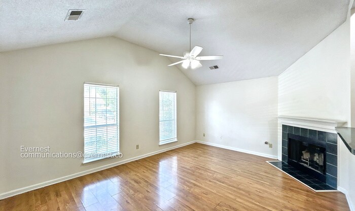Building Photo - 9299 Grove Manor Dr