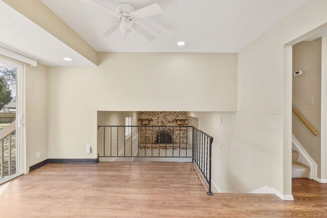 Building Photo - 1549 Sanderson Ave