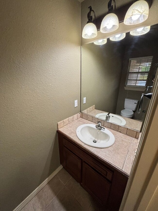 Building Photo - 50-52 S Ray