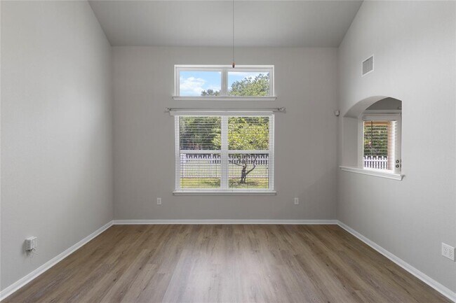 Building Photo - 505 Trinity Bend